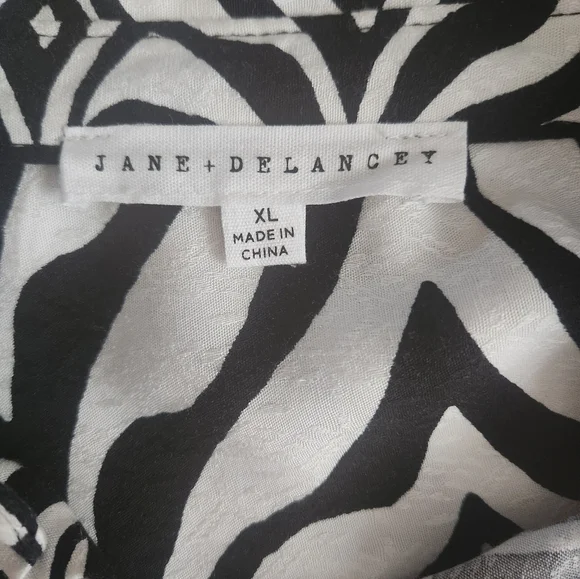 XL Zebra Print Jane + Delancey Button Blouse - Picture 4 of 8